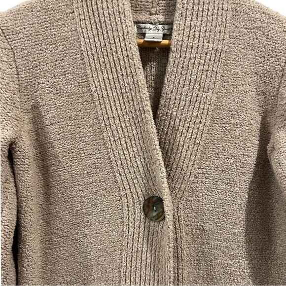 Cambridge Tan dry goods plush snap closure cardigan size Small - Picture 2 of 8